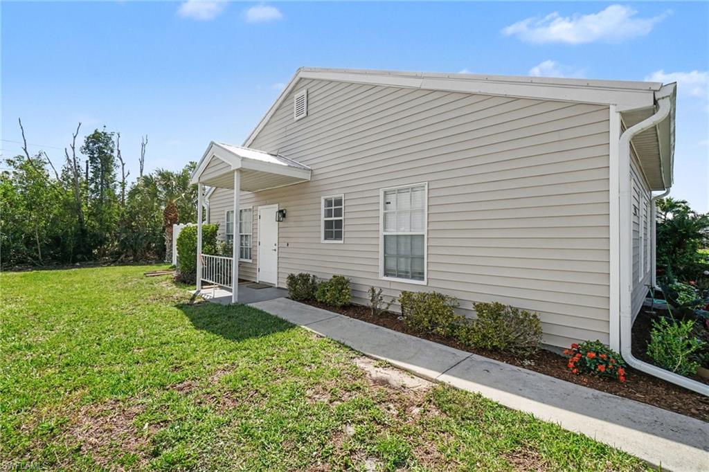 6081 Lake Front Dr Property Photo 3