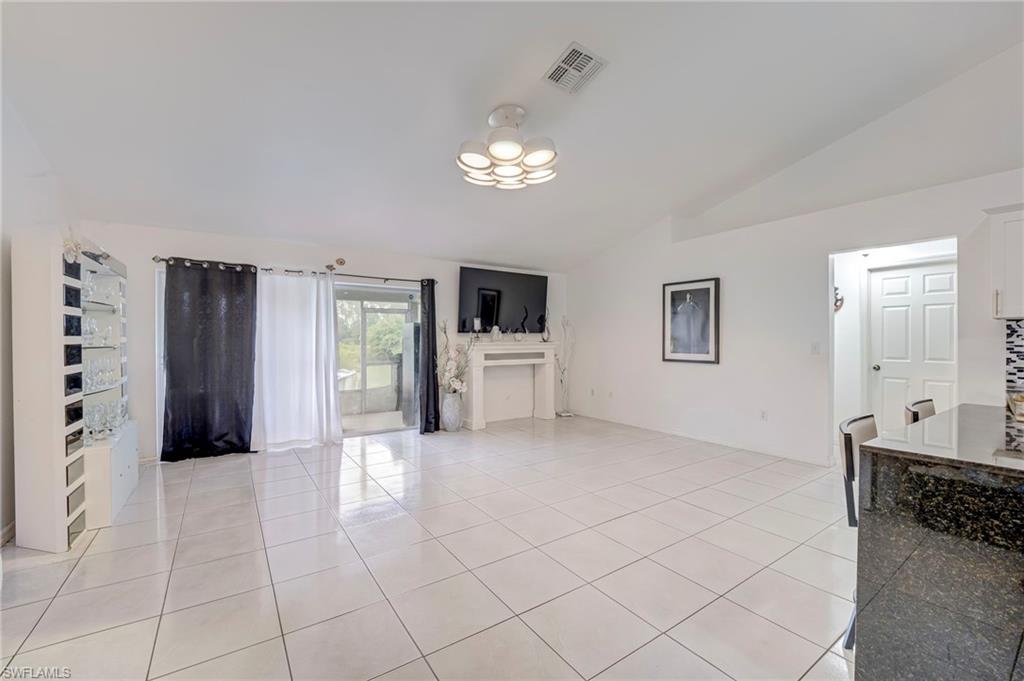 1414 Louis Ave Property Photo 4