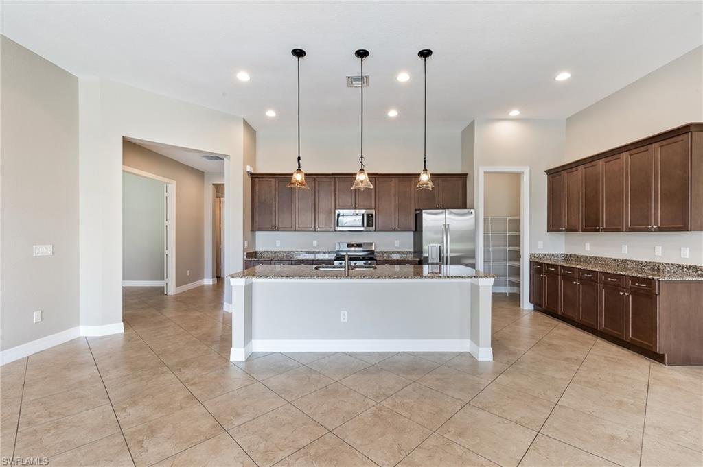 12764 Fairway Cove Ct Property Photo 7