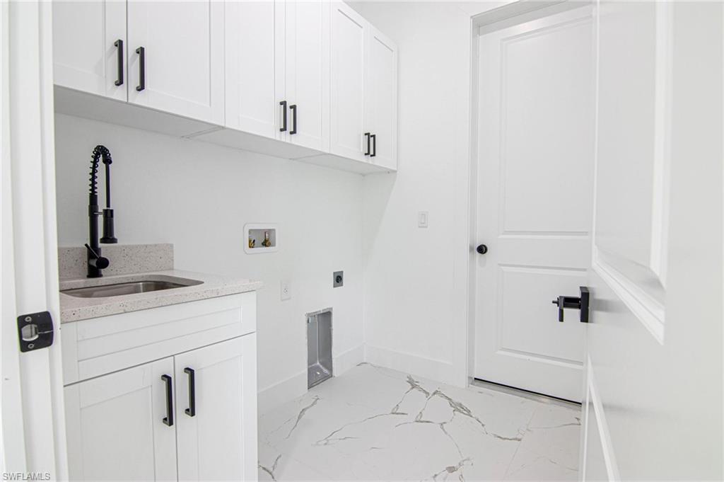 1834 Lindsay St Property Photo 8