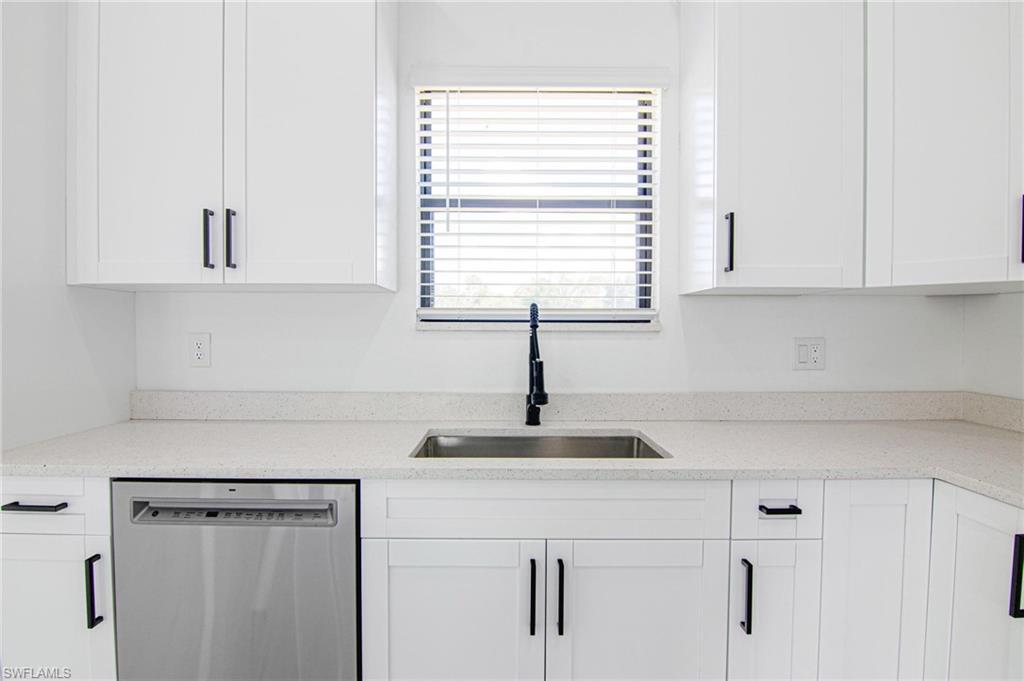 1834 Lindsay St Property Photo 11