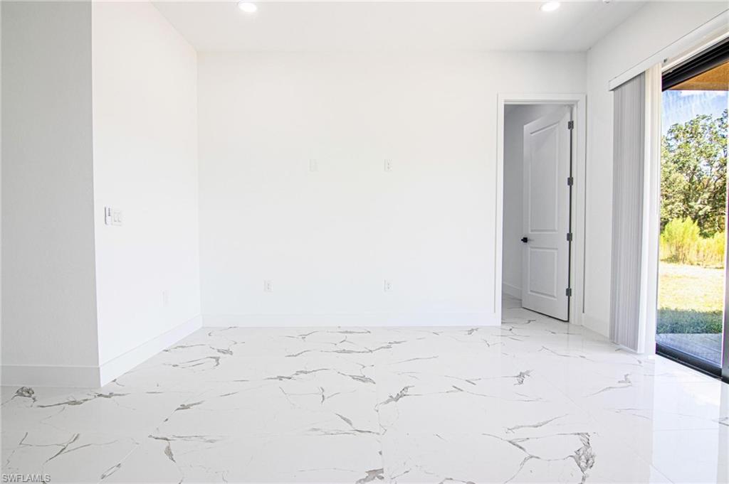 1834 Lindsay St Property Photo 13