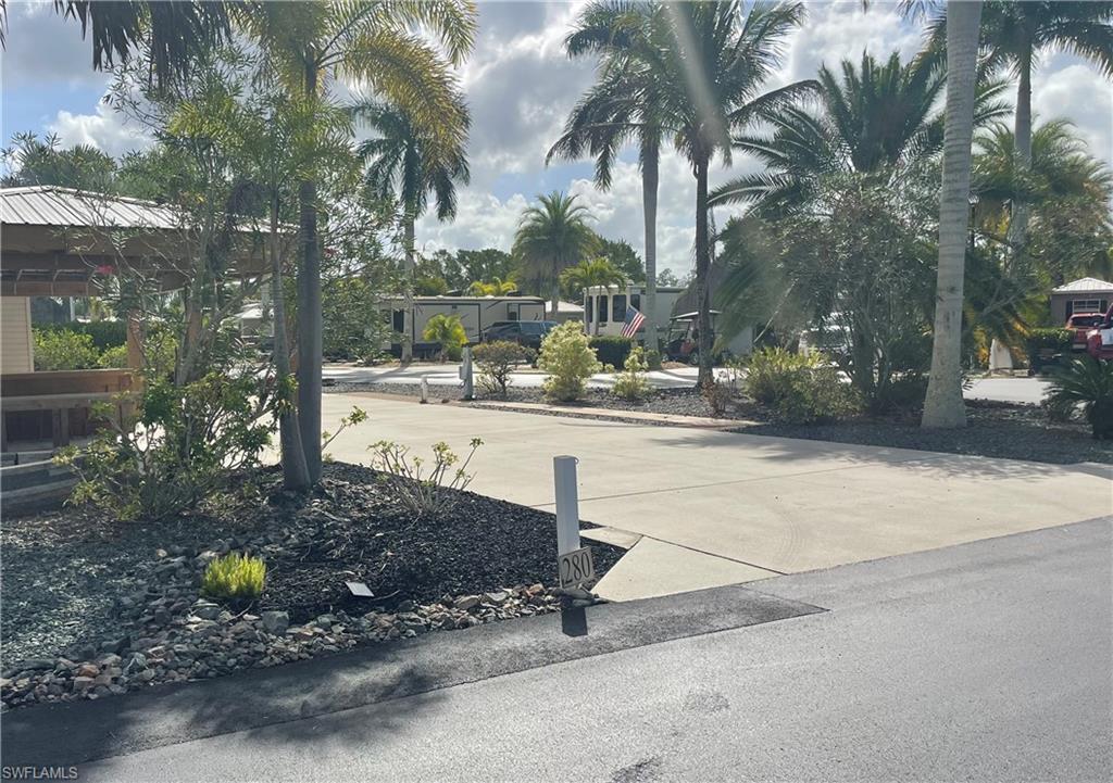 5235 Pineland Daisy Trl Property Photo 2