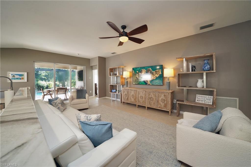 10057 Oakhurst Way Property Photo 6