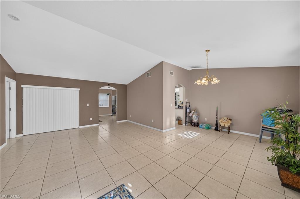 1224 Nw 38th Ave Property Photo 4