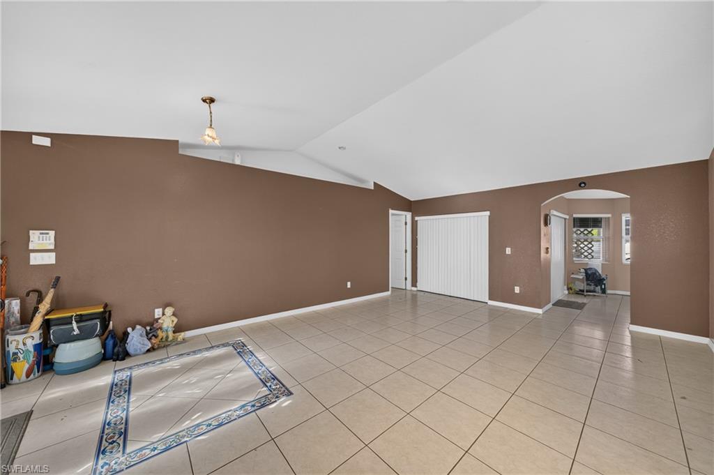 1224 Nw 38th Ave Property Photo 5