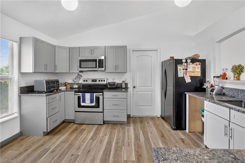 502 Eldron Ave Property Photo 11