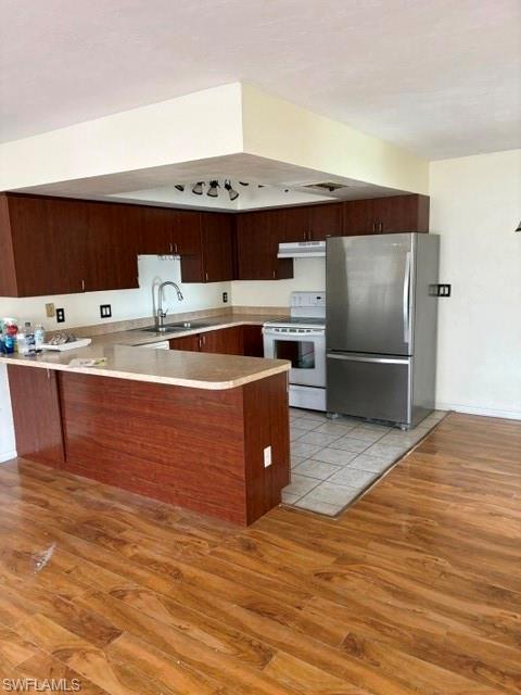 2905 Santa Barbara Blvd Property Photo 2