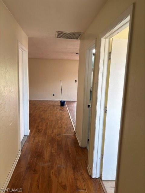 2905 Santa Barbara Blvd Property Photo 4