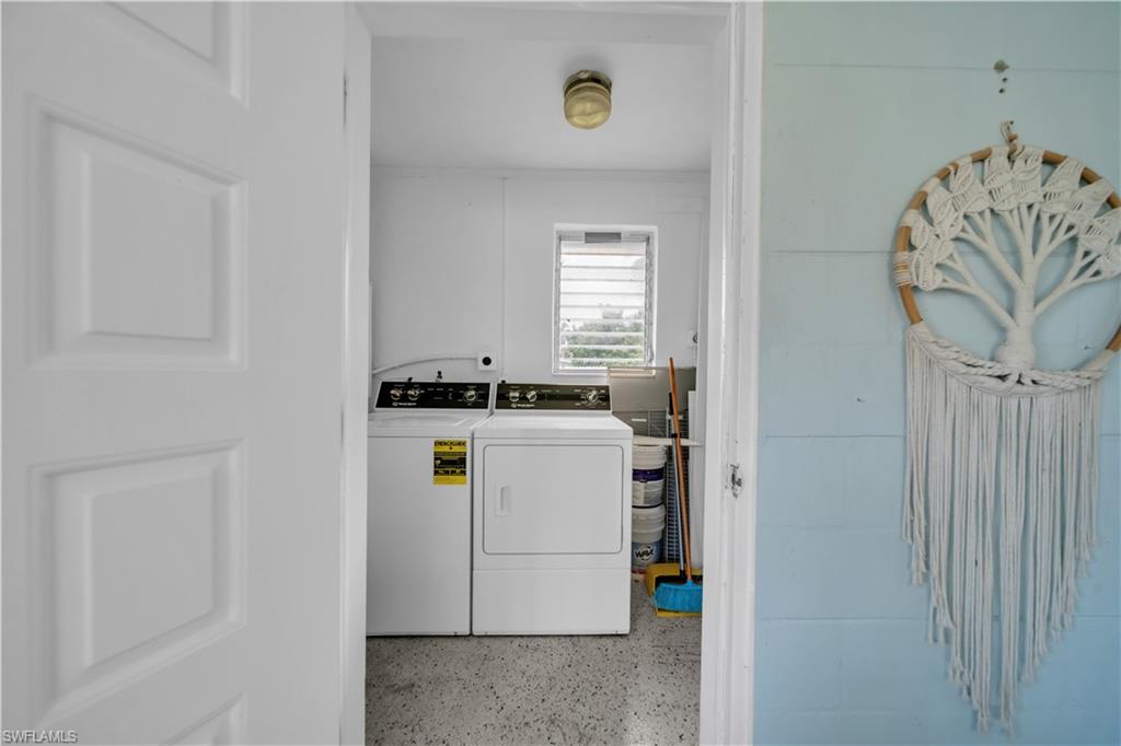 77 Glenmont Dr W Property Photo 20