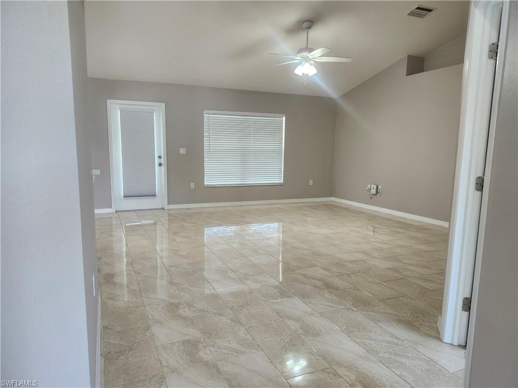 1713 Sw 13th St Property Photo 3