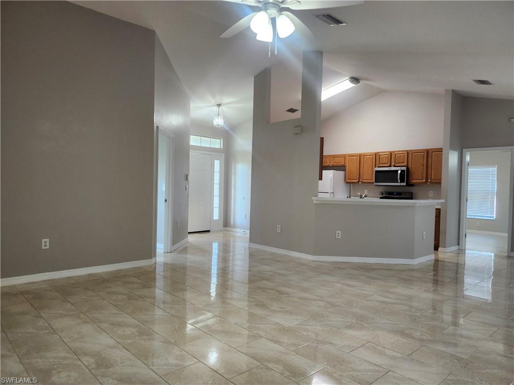 1713 Sw 13th St Property Photo 4
