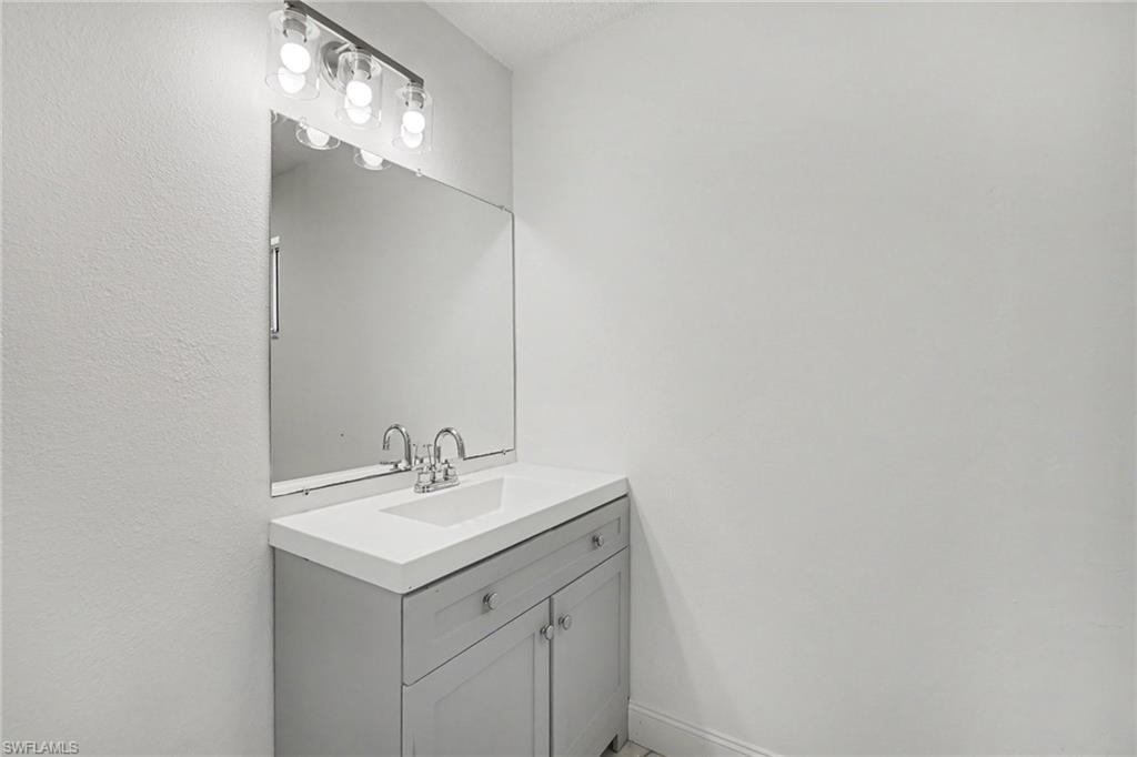 638 Ne 15th Ct Property Photo 15