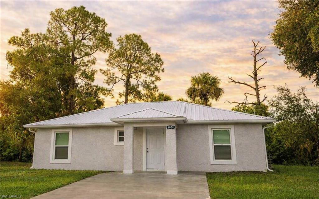 6054 N Moss CIR Property Photo 1
