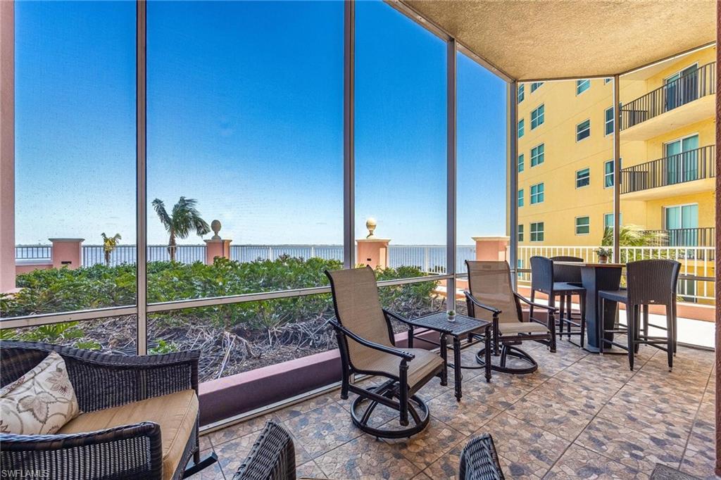 2745 1st St 306 Property Photo 5