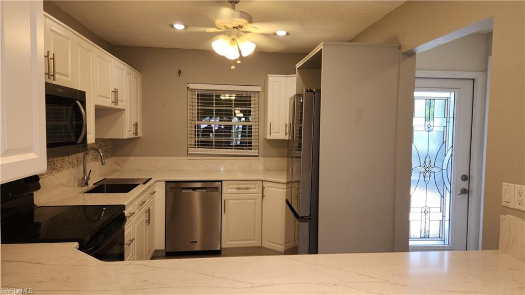 6984 Winkler Rd Property Photo 3