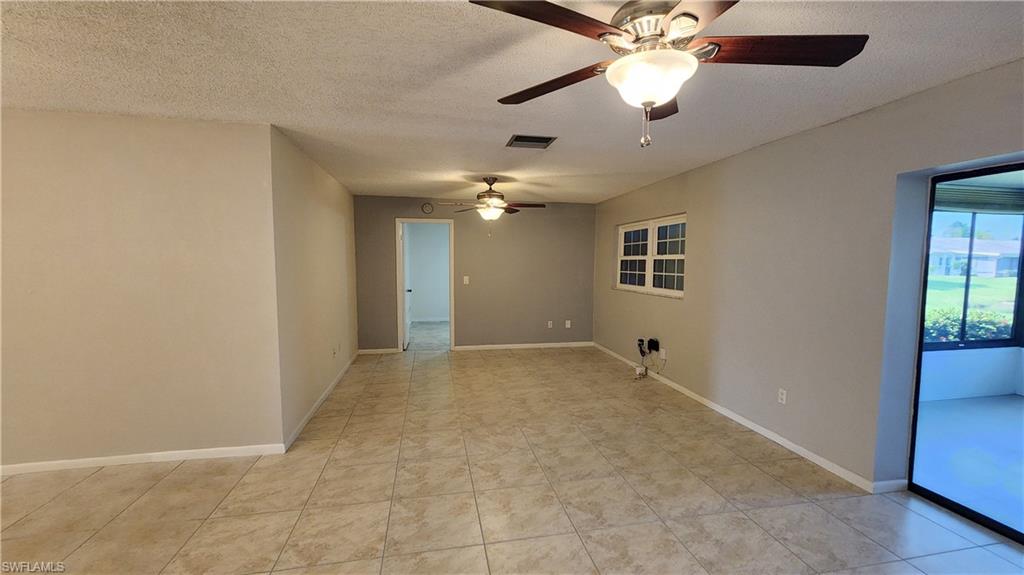 6984 Winkler Rd Property Photo 12