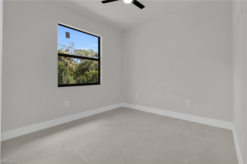 580 Woodview Dr Property Photo 27