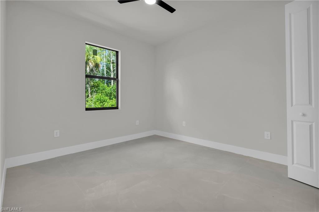 580 Woodview Dr Property Photo 28
