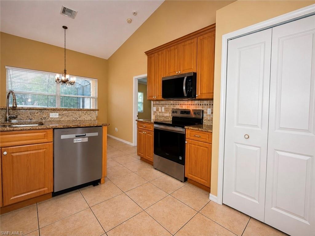 2110 Embers Pkwy W Property Photo 13