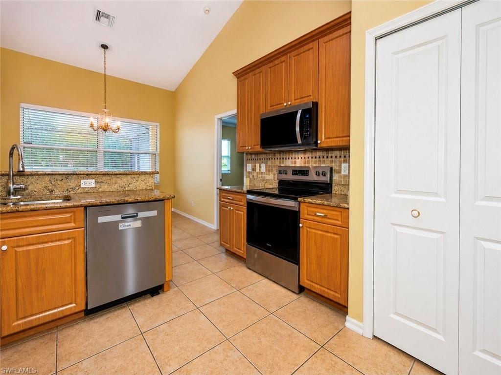 2110 Embers Pkwy W Property Photo 18