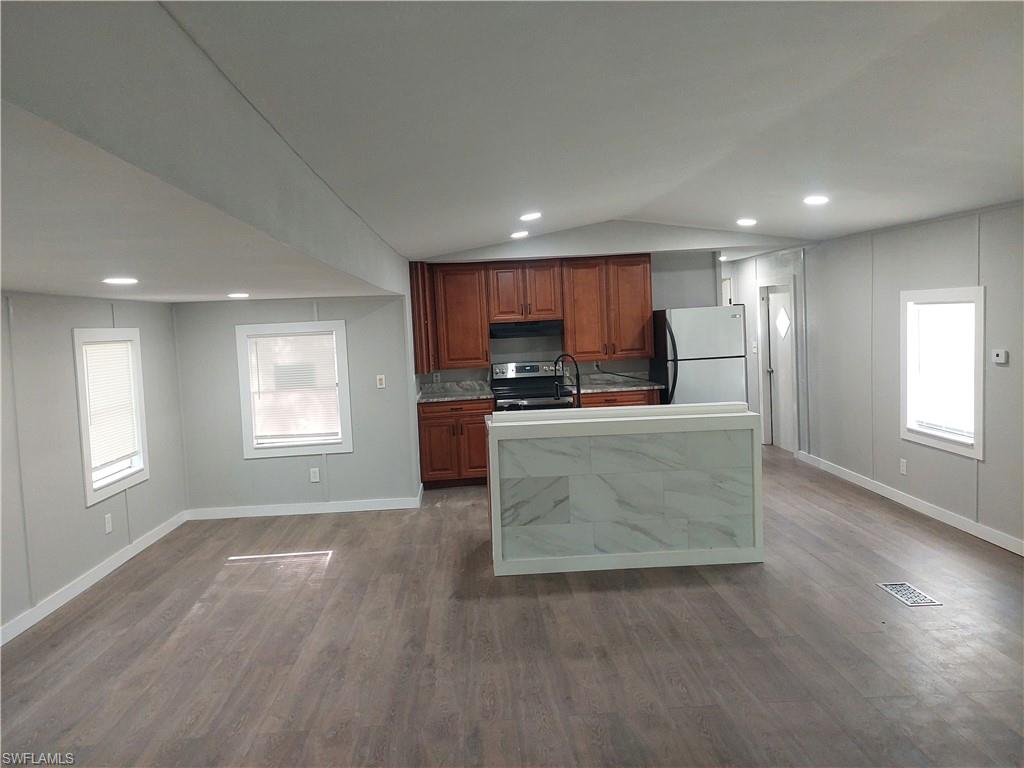 8386 Tolles Dr Property Photo 4