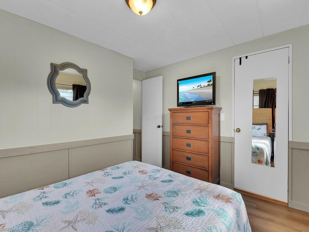 300 Shoreland Dr Property Photo 21