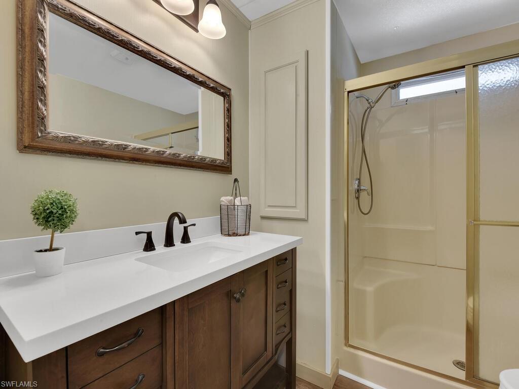 300 Shoreland Dr Property Photo 23