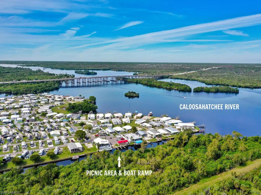 300 Shoreland Dr Property Photo 25