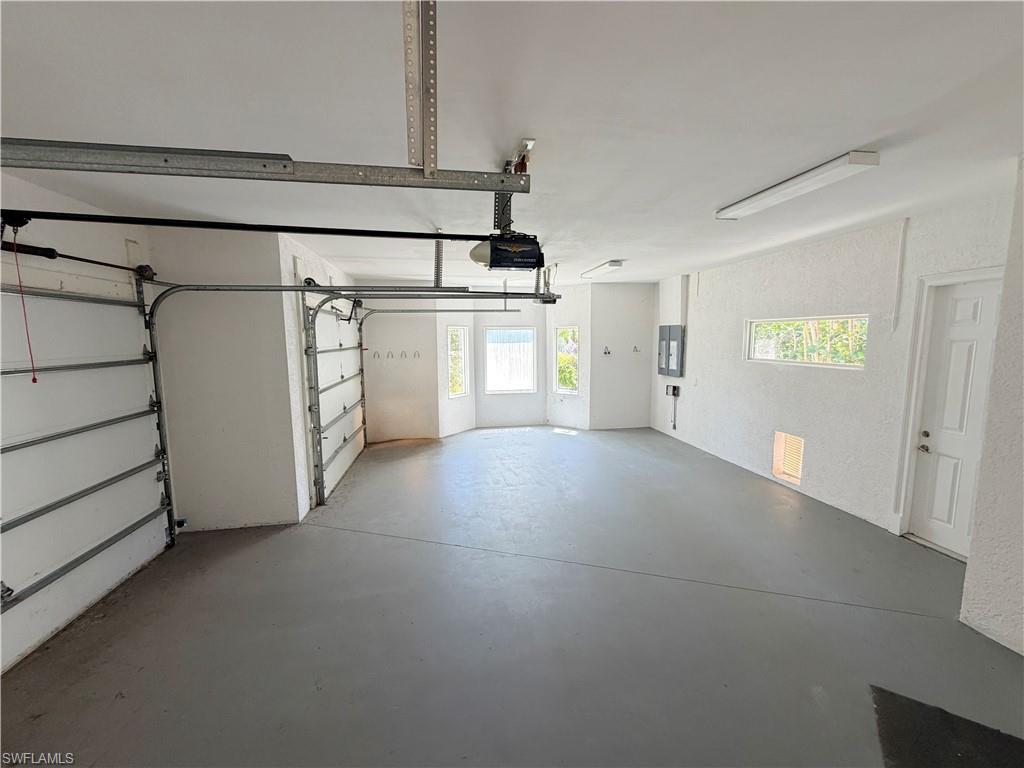 2402 Wulfert Rd Property Photo 29