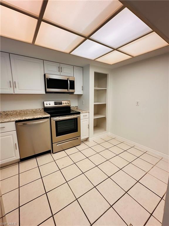 4920 Vincennes Ct 103 Property Photo 3