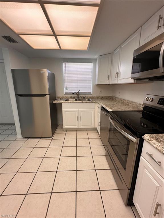 4920 Vincennes Ct 103 Property Photo 4