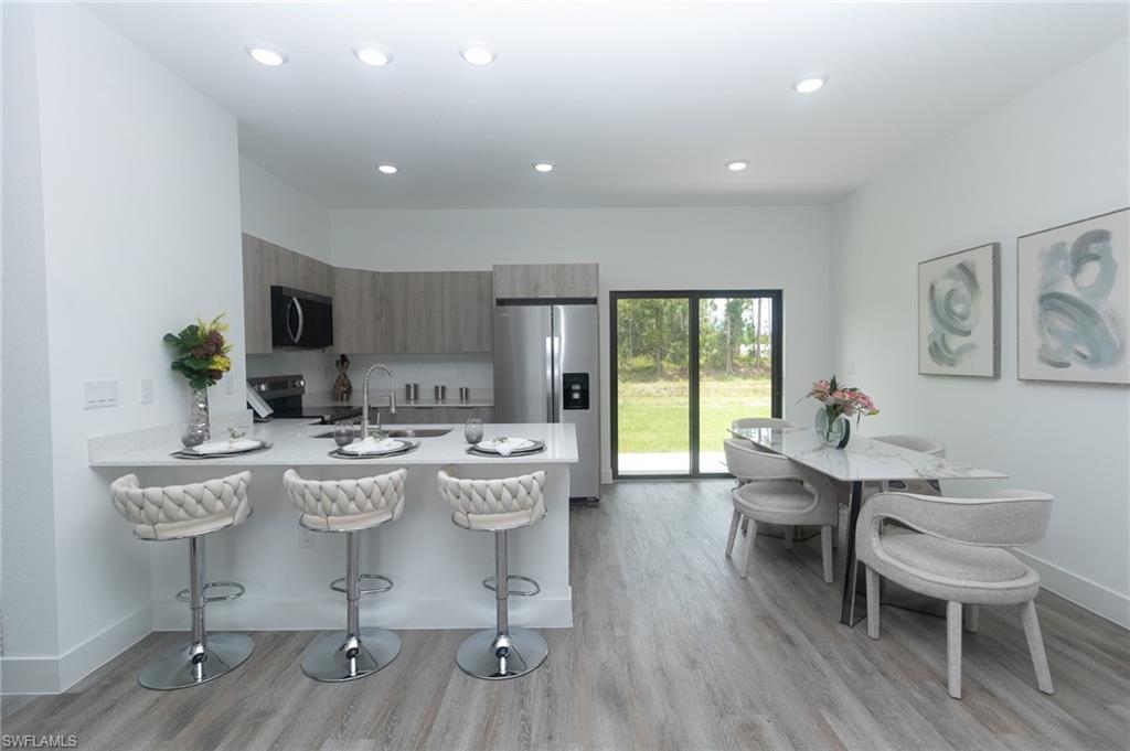 5010 Day Ln Property Photo 3