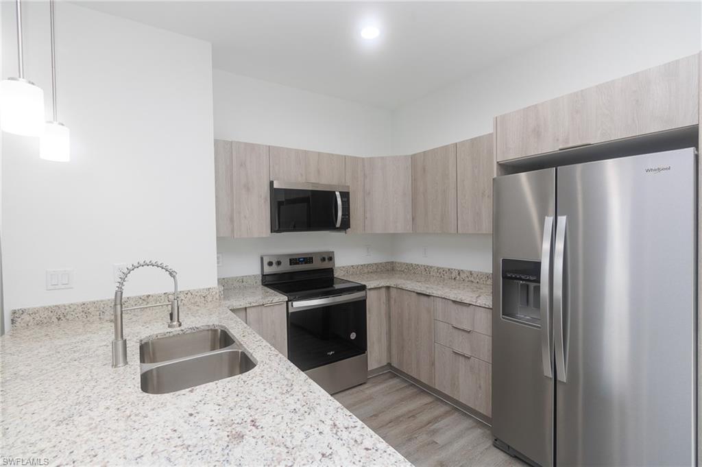 5010 Day Ln Property Photo 8