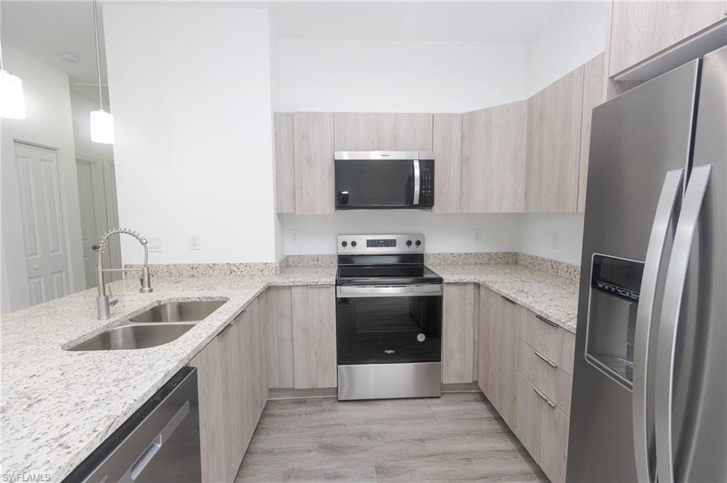 5010 Day Ln Property Photo 9
