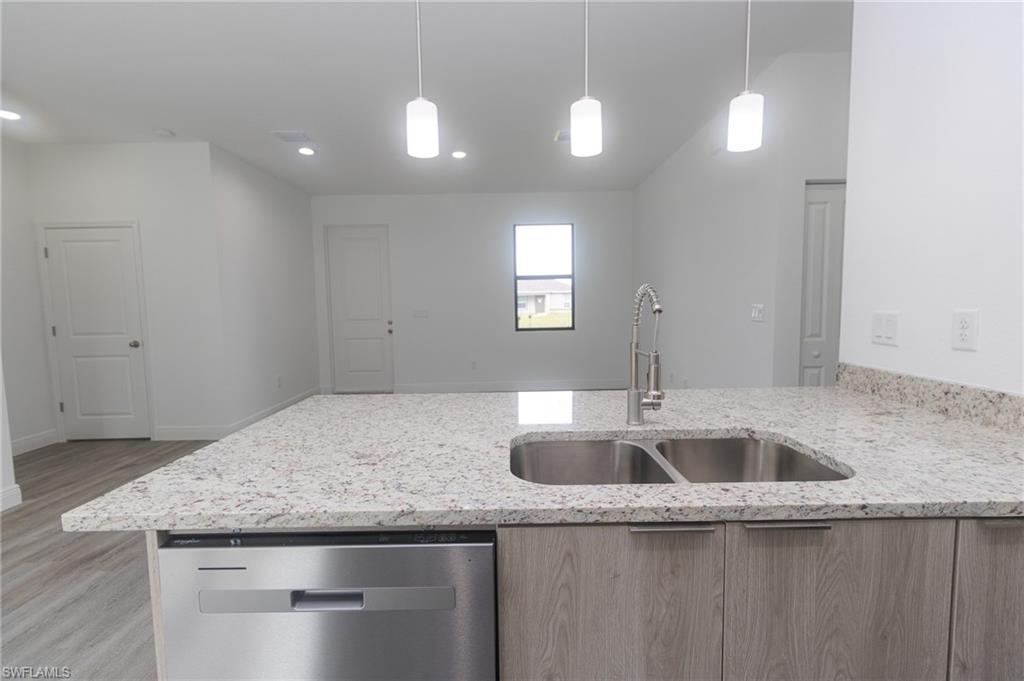 5010 Day Ln Property Photo 11