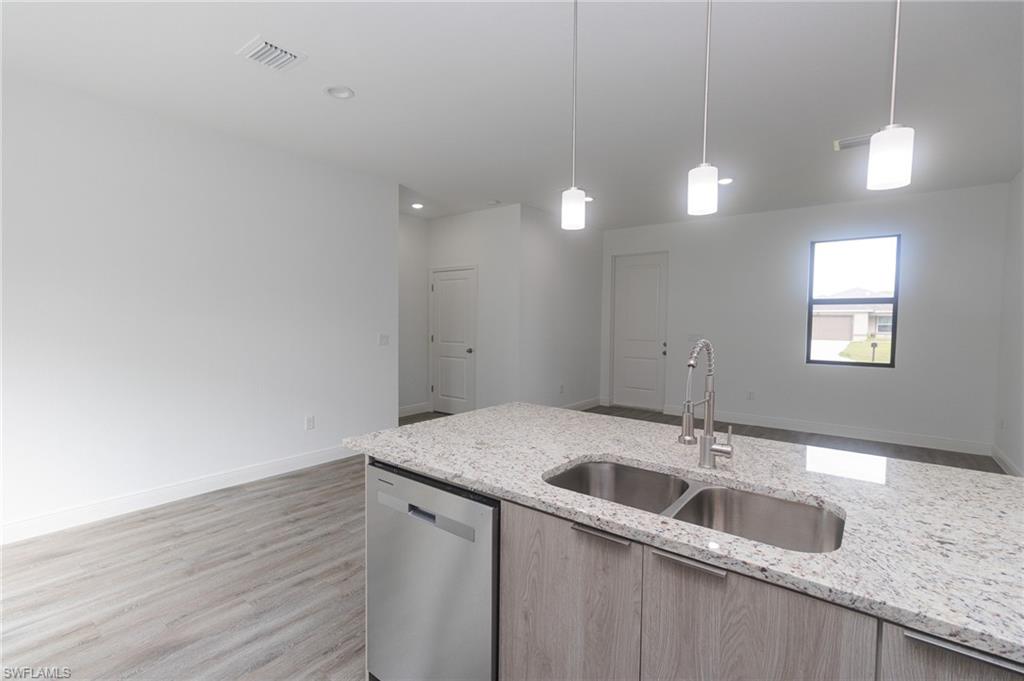 5010 Day Ln Property Photo 13