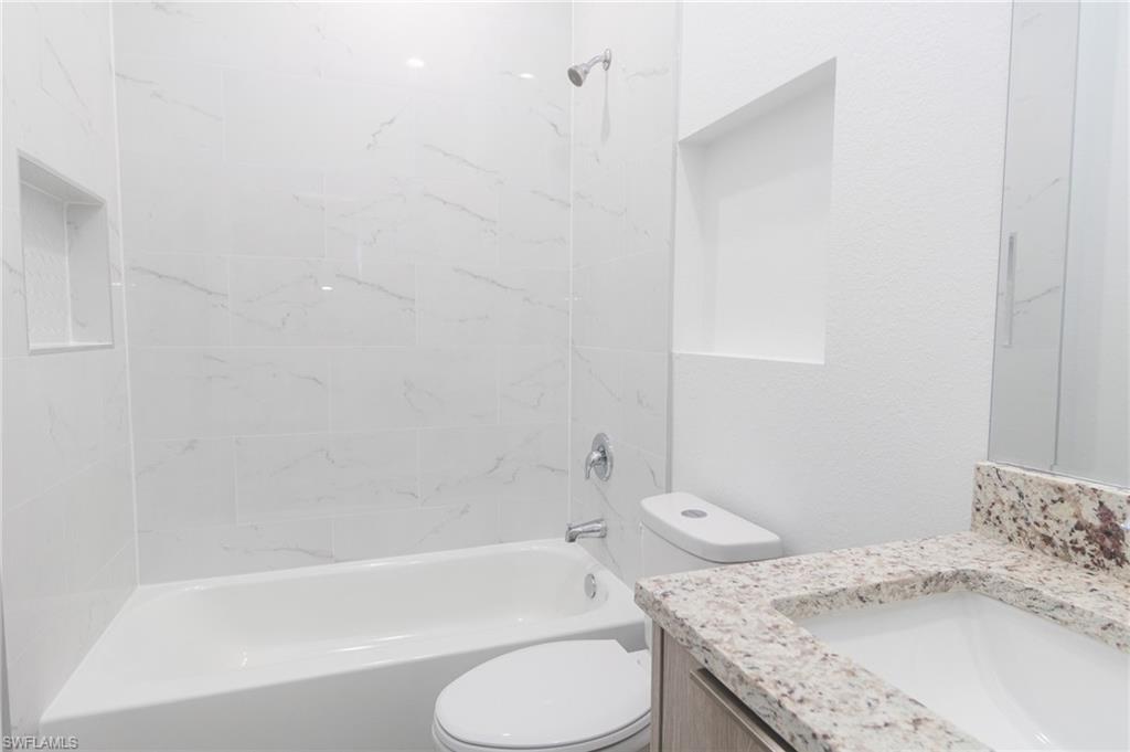 5010 Day Ln Property Photo 32
