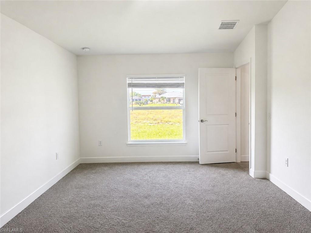 2711 20th St Sw Property Photo 4