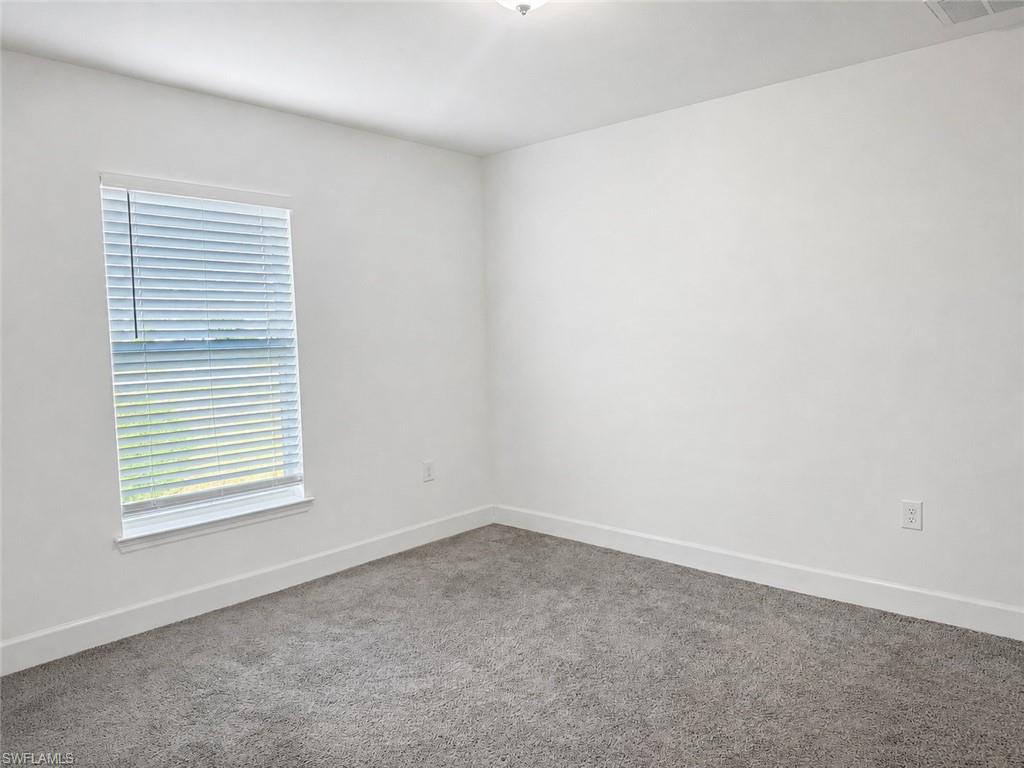 2711 20th St Sw Property Photo 7