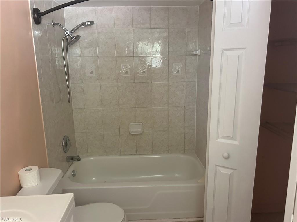2828 Jackson St N G4 Property Photo 5
