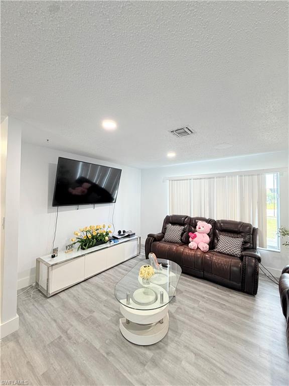 1704 Viscaya Pkwy Property Photo 3