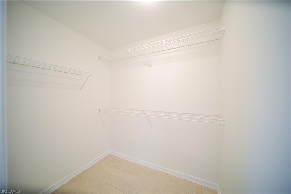 4008 10th St W Property Photo 11
