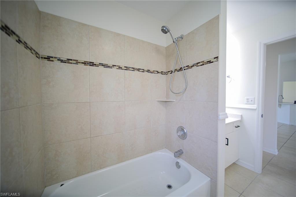 4008 10th St W Property Photo 14