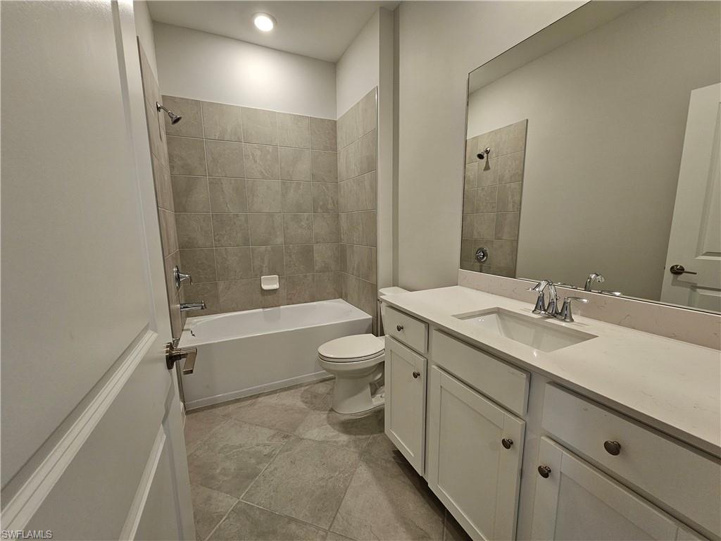 20501 Hazelnut Ct S Property Photo 9