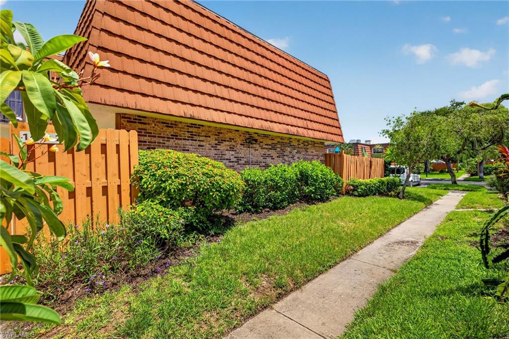 1448 Park Shore CIR 2 Property Photo 1