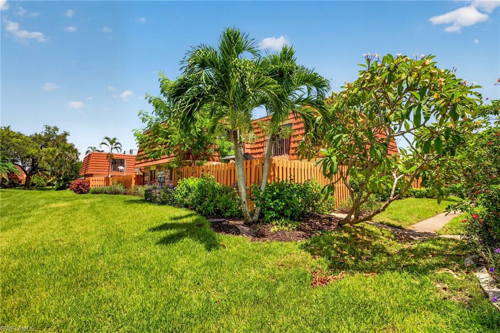 1448 Park Shore Cir 2 Property Photo 2