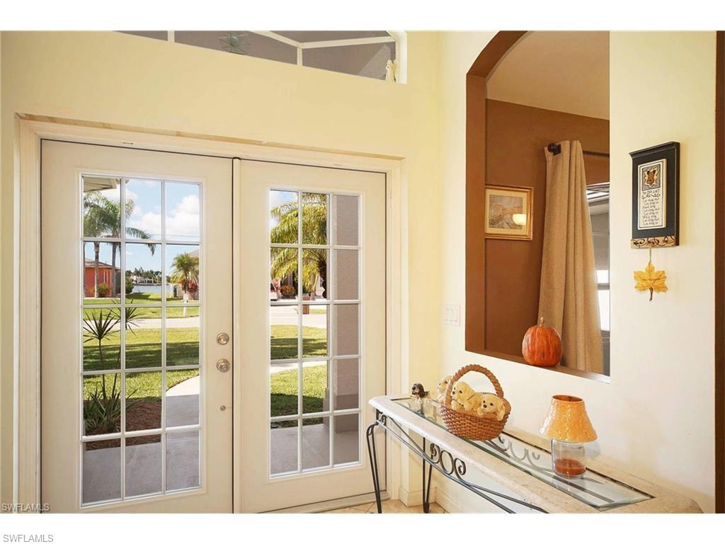 703 Sw Santa Barbara Pl Property Photo 3