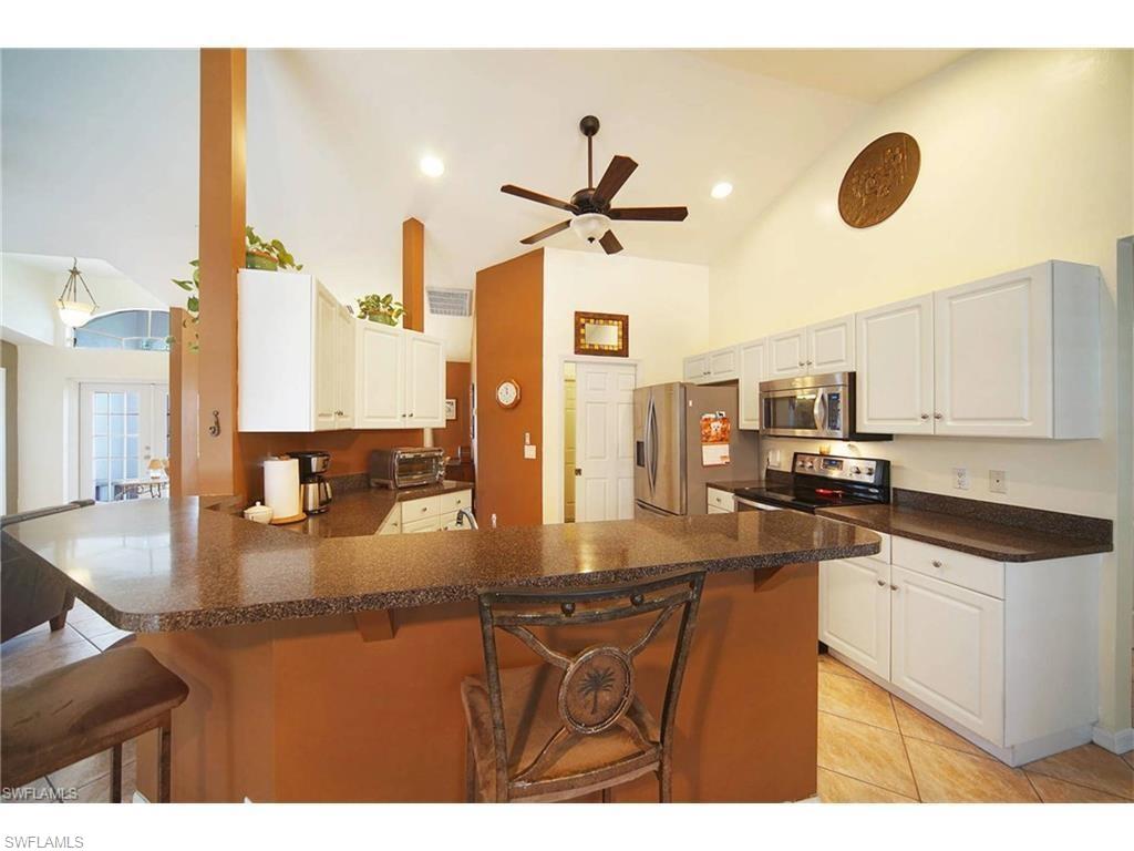 703 Sw Santa Barbara Pl Property Photo 8