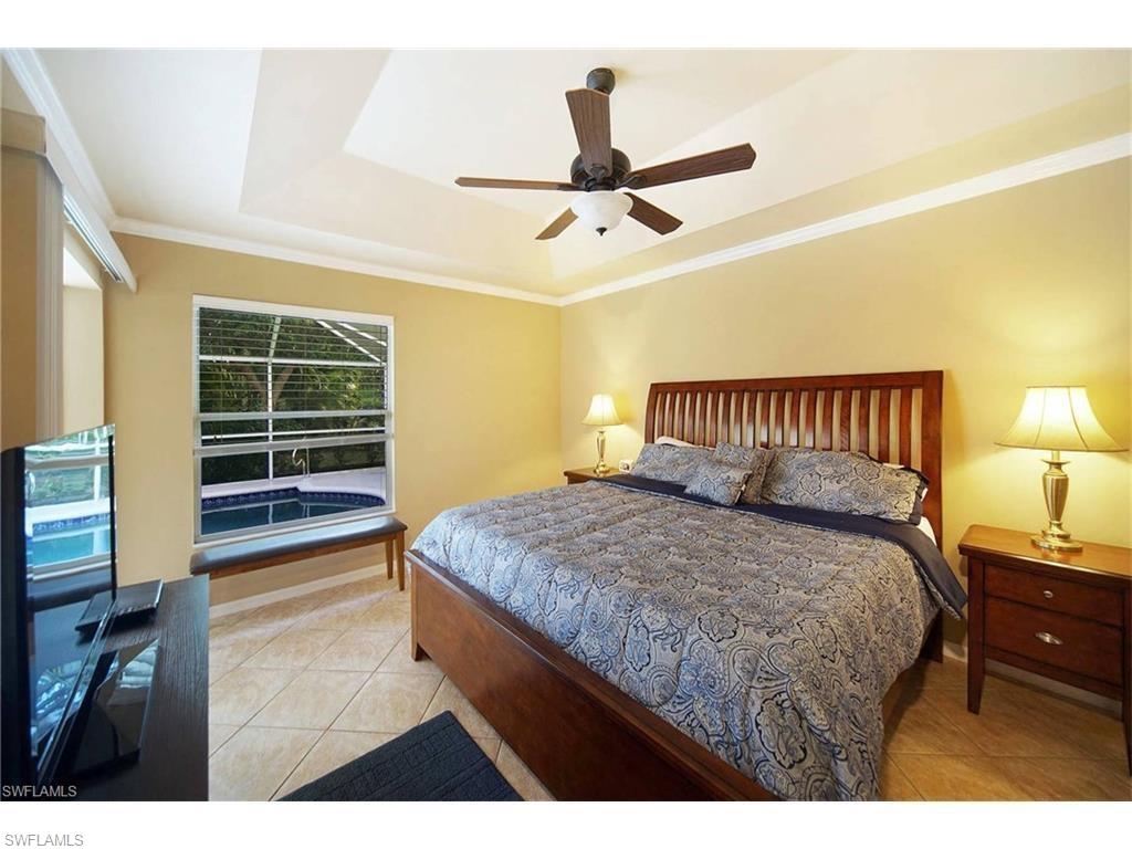 703 Sw Santa Barbara Pl Property Photo 9